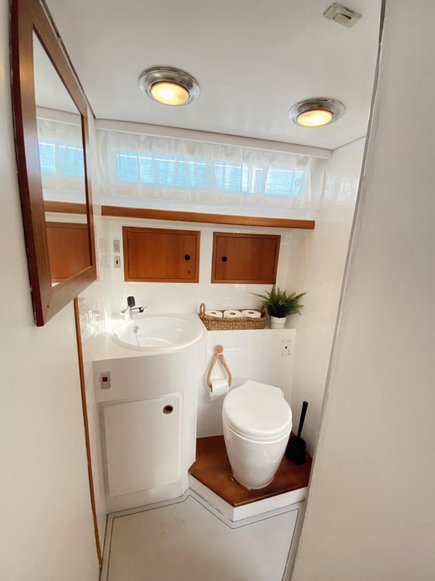 Malmo'S Yacht Hotel Валенсия Екстериор снимка