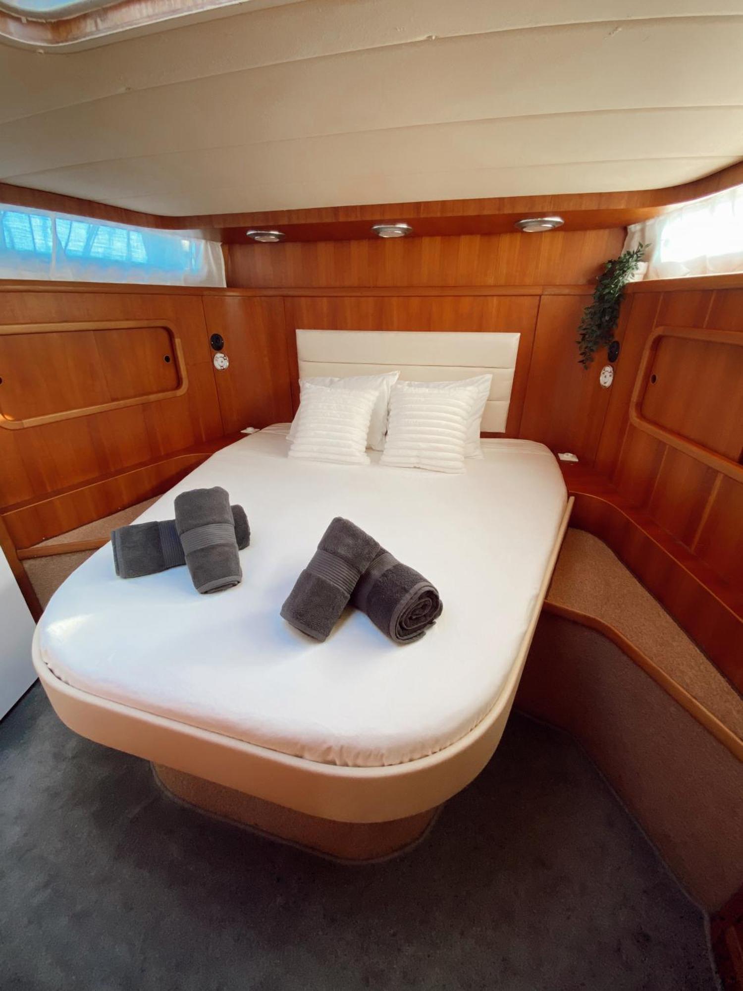 Malmo'S Yacht Hotel Валенсия Екстериор снимка